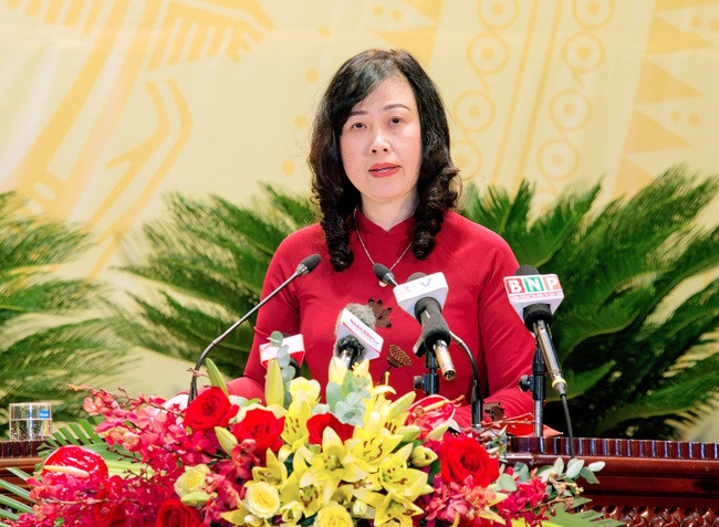 Quá trình công tác của bà Đào Hồng Lan: Tháng 12/1993 - 7/1995: Cán bộ tư vấn, Trung tâm Xúc tiến việc làm thanh niên Hà Nội, Thành Đoàn Hà Nội.