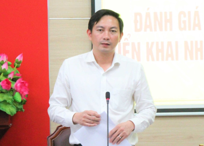 Ngày 15/12/2021, tại Trụ sở Trung ương Đảng, Tổng Bí thư Nguyễn Phú Trọng chủ trì họp Ban Bí thư để xem xét, thi hành kỷ luật ông Lê Hùng Sơn. Theo Ban Bí thư, vi phạm của ông Sơn là rất nghiêm trọng, làm tổn hại đến uy tín của tổ chức Đảng, chính quyền, cơ quan, đơn vị công tác và của mỗi cá nhân, gây bức xúc trong cán bộ, đảng viên và dư luận xã hội, đến mức phải thi hành kỷ luật nghiêm theo quy định của Đảng. Ban Bí thư quyết định, thi hành kỷ luật bằng hình thức khai trừ ra khỏi Đảng đối với ông Lê Hùng Sơn.