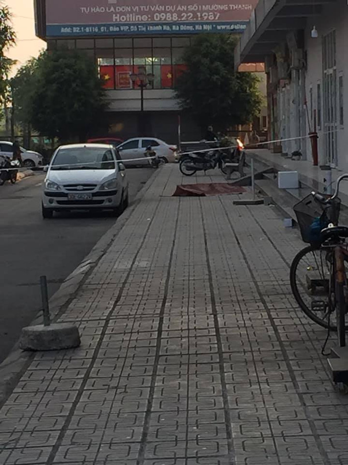 Phát hiện sự việc, người dân đã nhanh chóng báo tin cho lực lượng chức năng, nhận được tin báo lực lượng chức năng sở tại đã nhanh chóng có mặt tại hiện trường, phong tỏa, khám nghiệm hiện trường.