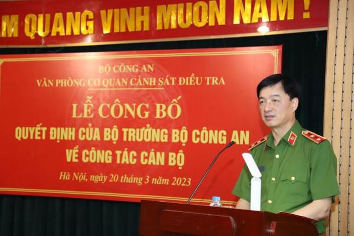 Chiều 20/3, tại Văn phòng Cơ quan Cảnh sát Điều tra Bộ Công an diễn ra Lễ công bố quyết định của Bộ trưởng Bộ Công an về công tác cán bộ. Trung tướng Nguyễn Duy Ngọc, Ủy viên Trung ương Đảng, Thứ trưởng Bộ Công an chủ trì buổi lễ.