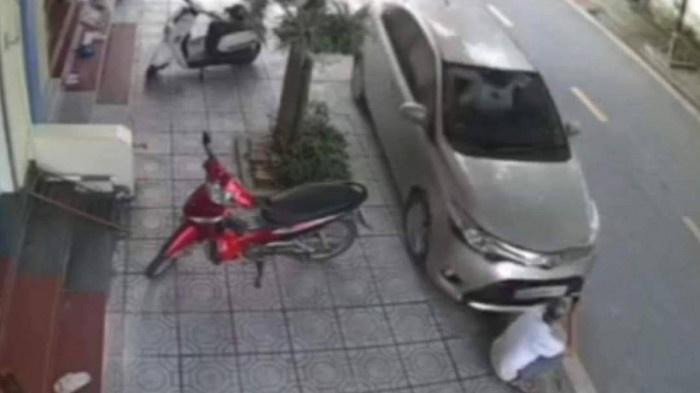 Bị ô tô đâm tử vong khi đang ngồi hóng mát ở vỉa hè: Chiều 30/6, tại thị trấn Hưng Hà, huyện Hưng Hà, tỉnh Thái Bình, ông B.H.Đ (SN 1949, trú tại thị trấn Hưng Hà, huyện Hưng Hà, tỉnh Thái Bình) đang ngồi hóng gió trước cửa nhà thì bất ngờ bị một chiếc ôtô con lao đến húc văng. Mặc dù được người thân và người dân phát hiện, đưa đi cấp cứu, nhưng ông Đ. đã tử vong.