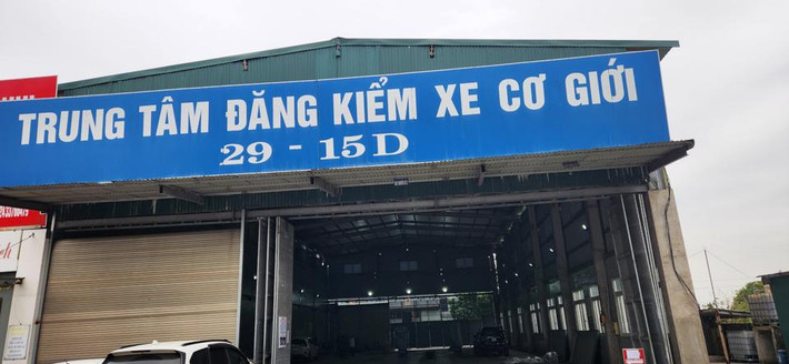Khởi tố Giám đốc Trung tâm Đăng kiểm 29-15D tại Hà Nội: Ngày 30/1, Công an huyện Thường Tín đã khởi tố bị can đối với Phạm Chí Công (SN 1990) là Giám đốc Trung tâm đăng kiểm 29-15D và đồng phạm. Trong khoảng thời gian từ tháng 2/2021 đến tháng 10/2022, khi các phương tiện đến đăng kiểm bị phát hiện các khiếm khuyết, chủ các phương tiện được yêu cầu đưa hối lộ từ 200-300 nghìn đồng để thay đổi kết quả.