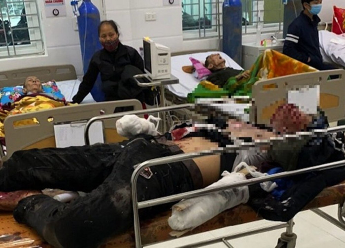 Hai học sinh nằm bất động sau tiếng nổ lớn, 1 em tử vong: Tối 28/1, người dân xã Tân An, huyện Tân Kỳ (Nghệ An) nghe tiếng nổ lớn phát ra từ nhà bà V. Sau tiếng nổ lớn, mọi người chạy đến thì đã thấy cháu B.N.T.M. và B.D.M. nằm bất động trên nền nhà, với nhiều vết thương. Cả hai nhanh chóng được đưa đi cấp cứu tại Trung tâm Y tế huyện Tân Kỳ. Tuy nhiên, cháu B.Ng.Th.M. đã tử vong do vết thương quá nặng.