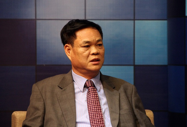 Ông Huỳnh Tấn Việt, sinh năm 1962, quê Phú Yên. Tháng 7/2020, Bộ Chính trị điều động, phân công, chỉ định ông Việt tham gia BCH, Ban Thường vụ giữ chức Phó Bí thư Đảng ủy Khối các cơ quan TƯ nhiệm kỳ 2015-2020. Ông Việt là Ủy viên Trung ương Đảng, nguyên Bí thư Tỉnh ủy Phú Yên, nguyên Chủ tịch HĐND tỉnh Phú Yên nhiệm kỳ 2015-2020.