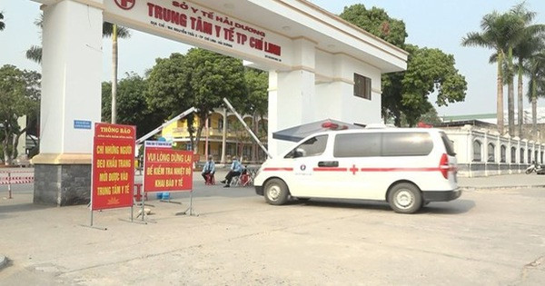 Mẹ sát hại con 2 tuổi rồi tự tử trong khu điều trị COVID-19: Tối 30/3/2022, Trung tâm Y tế TP Chí Linh, Hải Dương báo cáo, bệnh nhân V.T.N.B. (43 tuổi) cùng con trai 2 tuổi tử vong trong một căn phòng. Trích xuất camera cho thấy, khoảng 17h20 cùng ngày, người phụ nữ này bế con cứ đi ra đi vào. Phòng bên cạnh có bệnh nhân mới ra viện không còn ai nên người này đã bế con vào phòng đó và không thấy ra. Khi phá cửa thì phát hiện 2 mẹ con nằm dưới nền nhà nhưng đã tử vong. Nhiều người cho biết, bà mẹ nghi bị trầm cảm.