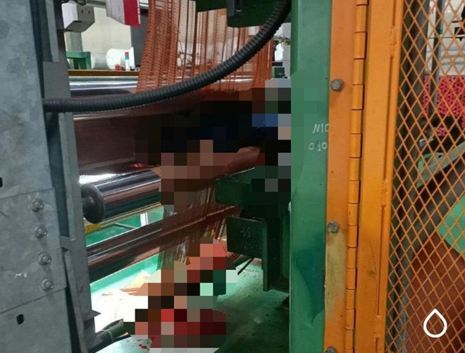 Nam công nhân bị cuốn vào máy tử vong: Khoảng 2h ngày 16/5, anh P.N.E (35 tuổi) đang làm việc tại xưởng Công ty Hyosung nằm trong KCN Nhơn Trạch 5 (Đồng Nai) thì bất ngờ bị cuốn vào máy làm sợi lốp ô tô dẫn đến tử vong. Sau khi xảy ra sự việc, thi thể công nhân xấu số đã được bàn giao cho gia đình đưa về lo hậu sự.
