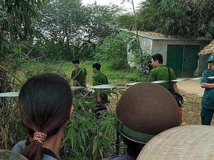 Ngày 8/11, trên địa bàn xã Mạn Lạn, huyện Thanh Ba, Phú Thọ đã xảy ra một vụ án con trai dùng súng sát hại bố ruột. Theo đó, Nạn nhân bị chính con trai mình bắn chết chỉ vì mâu thuẫn gia đình.