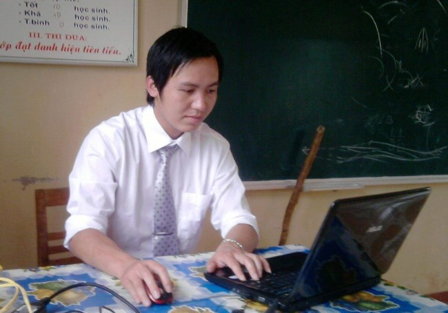 Thầy giáo ở Lào Cai làm học sinh lớp 8 mang bầu: Ngày 31/10/2019, Tòa án nhân dân huyện Bảo Yên đã tuyên phạt 5 năm 6 tháng tù đối với bị cáo Nguyễn Việt Anh (SN 1983, trú tại huyện Bảo Thắng, tỉnh Lào Cai), nguyên là giáo viên công tác tại trường THCS của huyện Bảo Yên về tội "giao cấu với người từ đủ 13 tuổi đến dưới 16 tuổi".