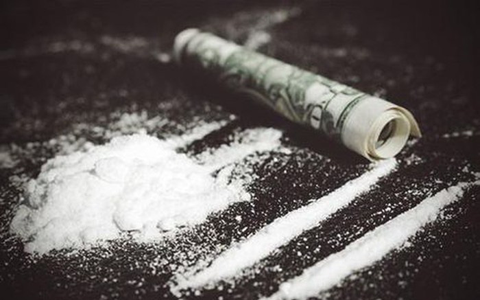 Nói về nữ bị can, lãnh đạo UBND huyện Phúc Thọ, cho biết, Bích tuy tuổi đời còn khá trẻ, nhưng đã có tiền án liên quan đến ma túy. Đối tượng này đã phải chịu án tù 3 năm do liên quan đến ma túy. Thời điểm gây án, đối tượng mới ra tù được khoảng 1 năm. (Ảnh minh họa, nguồn Interner)