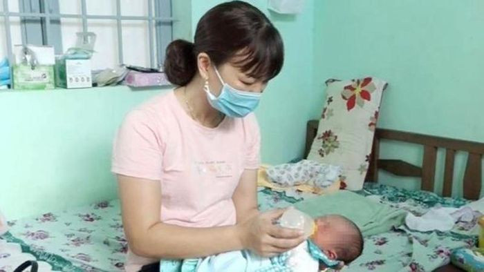Bé trai sơ sinh bị bỏ trong túi nilon đen ở nghĩa trang: Ngày 10/1, Công an xã Tân Thành, huyện Bù Đốp, tỉnh Bình Phước cho biết, đã tiếp nhận một bé trai bị bỏ rơi ngoài nghĩa trang nhân dân thuộc ấp Tân Lợi. Theo Trạm y tế xã Tân Thành, qua kiểm tra, bé trai nặng 3,2 kg, mới sinh được hơn 2 giờ đồng hồ, vừa cắt dây rốn.
