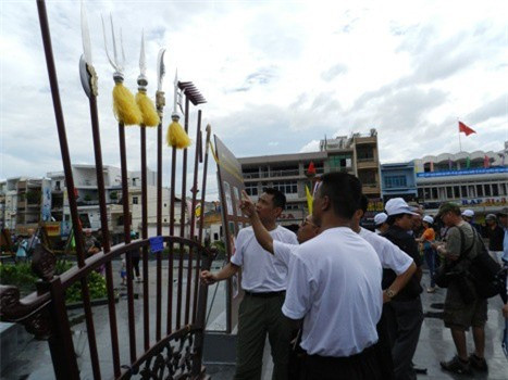Huyện Tây Sơn của tỉnh Bình Định là nơi phát tích của phong trào nông dân Tây Sơn, với những vị tướng giỏi võ công như Nguyễn Huệ, Nguyễn Lữ, Trần Quang Diệu, Võ Đình Tú, Bùi Thị Xuân.
