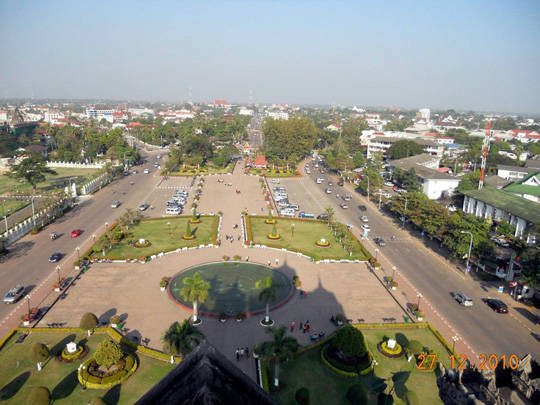 Ngày 24/1/2003, Công an tỉnh Nghệ An phát lệnh truy nã đặc biệt đối với Lương Văn Bún. Đây là vụ án chấn động dư luận trong thời gian dài, trở thành nỗi ám ảnh của người dân bản nghèo ở huyện miền núi này. Một thời gian ngắn sau, vợ con Bún cũng mất hút khỏi địa phương. Cơ quan điều tra nhận định, nhiều khả năng Bún đưa vợ con vượt biên sang Lào để sinh sống. Cuộc tìm kiếm Lương Văn Bún vẫn được triển khai, nhưng không có manh mối nào khả dĩ. (Ảnh minh họa, nguồn internet)