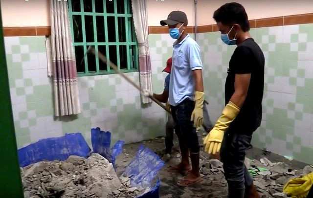 Vì vậy, Hà cho rằng khi giết nạn nhân Thành, các bị cáo còn lại phải nghe theo lời của Hà chứ không có việc "bàn bạc". Hà cũng nói mẹ mình không phải là đồng phạm giết Thành. Khi được xét hỏi, Hà nói chia sẻ với mất mát của gia đình nạn nhân, nhưng từ chối trả lời có ân hận không khi đã giết nạn nhân Thành. >>> Xem thêm video: Lý do nhóm tu luyện đổ bê tông phi tang xác. Nguồn: VTC 14.