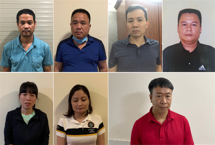 Ngày 23/6, Cơ quan CSĐT ra quyết định khởi tố vụ án "Sản xuất, buôn bán hàng giả", đồng thời khởi tố, bắt tạm giam, khám xét đối với 7 bị can là Cao Thị Minh Thuận (SN 1979, Giám đốc Công ty TNHH Thương mại và Sản xuất Phú Hưng Phát, Chủ các Nhà sách Minh Thuận, địa chỉ 358 Nguyễn Trãi, Hà Nội); Hoàng Mạnh Chiến (SN 1982, Giám đốc Công ty Cổ phần In và Văn hóa truyền thông Hà Nội); Nguyễn Mạnh Hà (SN 1972, Phó Giám đốc Công ty Cổ phần In và Văn hóa truyền thông Hà Nội).