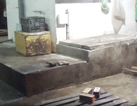 5. Cứu người gặp nạn, 1 tiểu thương tử vong: Ngày 22/10, thông tin từ Bệnh viện Đa khoa tỉnh Bạc Liêu cho biết, ông L.V.T. (63 tuổi trú tại TP Bạc Liêu) vẫn tiếp tục phải thở máy, tình trạng sức khỏe vẫn còn trong tình trạng nguy kịch. Đang buôn bán thủy sản ở khu vực Chợ Nông sản thực phẩm (phường 3, TP Bạc Liêu), anh Châu Khêl (36 tuổi) nghe tiếng cứu cứu của ông ông L.V.T. dưới hố ga nên chạy lại ứng cứu. Khi đưa được nạn nhân lên trên thì không may anh Châu Khêl trượt chân và chết thảm dưới hố ga.
