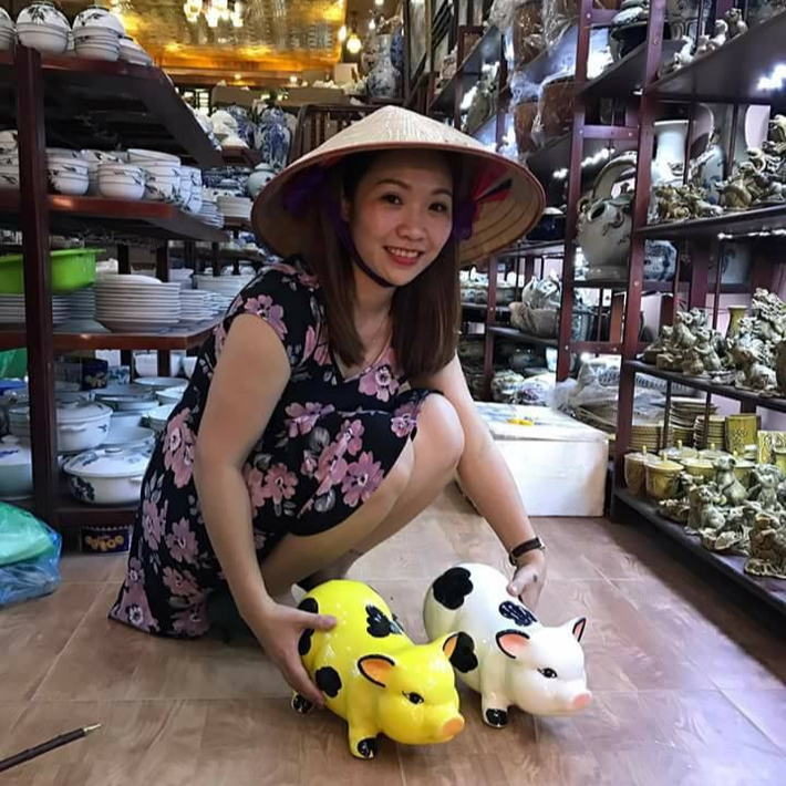 Ngày 12/8, chị P.T.H. (ở Hà Nội) thấy Facebook Ngân Gốm đăng bán các sản phẩm đồ gia dụng được quảng cáo có xuất xứ nước ngoài nhưng bán với giá rẻ. Chị H. đã hỏi mua hàng.