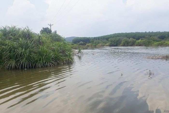 Phát hiện thi thể người đàn ông nổi trong đầm nuôi cá: Ngày 25/7, Công an TP Móng Cái (Quảng Ninh) cho biết, lực lượng dân quân xã Hải Đông phát hiện P.V.H (SN 1959, trú tại thôn 10, xã Hải Đông) trong đầm nuôi cá của 1 hộ dân tại địa phương. Theo người thân của nạn nhân cho biết, ông P.V.H thường xuyên đánh cá tại khu vực sông trong thôn.