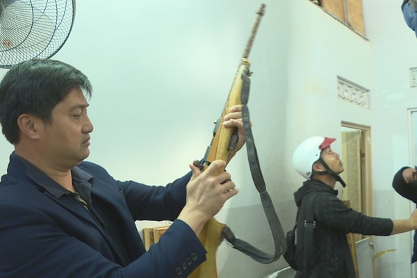 Hiện vụ đối tượng buôn bán ma túy có 4 khẩu súng đang được cơ quan chức năng điều tra, làm rõ.