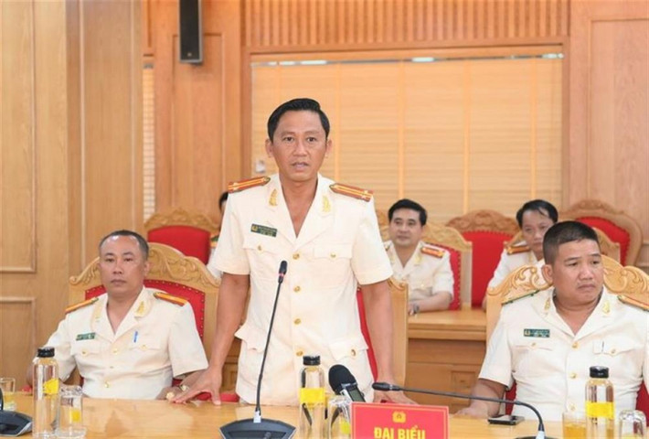 Một trong những hành động dũng cảm nhất là đồng chí đã tình nguyện tham gia cứu nạn nhân bị ngã xuống hang đá rất sâu tại xã Sủng Trái, huyện Đồng Văn, tỉnh Hà Giang (năm 2020). Liên tiếp 10 ngày, lực lượng cứu hộ địa phương tìm kiếm, nhưng chỉ xuống được vài chục mét lại phải trèo lên nên không có kết quả.