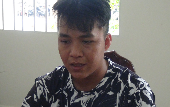 Giết người, gây náo loạn bệnh viện: Sau khi đâm Nguyễn Văn Long (25 tuổi, ở TP Sa Đéc) tử vong, Trần Tấn Phúc (22 tuổi, TP Sa Đéc, Đồng Tháp) đưa bạn đi cấp cứu thì gặp nhóm đối thủ nên tiếp tục xô xát, gây náo loạn bệnh viện. Phúc bỏ trốn đến ngày 11/6 ra đầu thú. Ngày 13/6, Công an tỉnh Đồng Tháp đã bắt tạm giam Phúc để điều tra về tội Giết người.