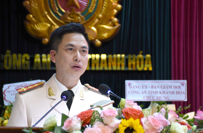 Trước khi được bổ nhiệm giữ chức vụ Phó Giám đốc Công an tỉnh Thanh Hóa, Đại tá Phùng Xuân Tiến có 26 năm công tác trong lực lượng CAND, đã tham gia công tác tại Công an tỉnh Nam Định và Cục Cảnh sát QLHC về TTXH (Bộ Công an), giữ nhiều vị trí quan trọng tại Cục Cảnh sát QLHC về TTXH.