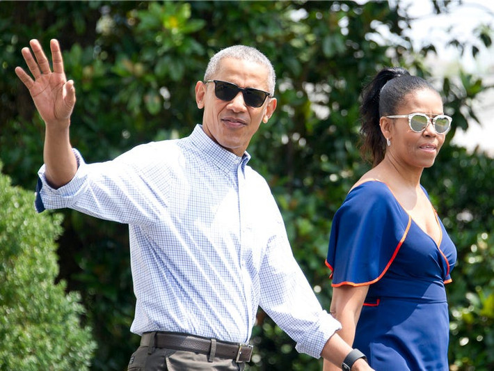 Business Insider đưa tin vợ chồng ông Obama mua biệt thự này với giá 11,75 triệu USD. Ảnh: Ron Sachs Pool/Getty Images.
