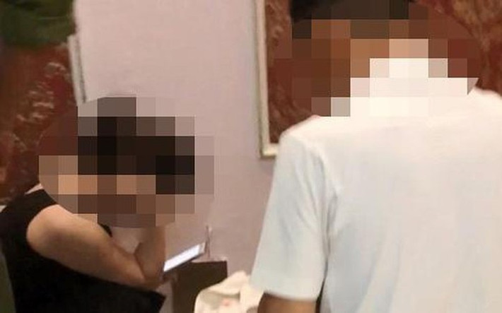 Bí thư thị trấn ở Bạc Liêu ngoại tình phụ nữ có chồng: Ngày 15/11/2019, Ủy ban Kiểm tra Tỉnh ủy Bạc Liêu đã thi hành kỷ luật đối với ông Trần Văn Sách - Bí thư Đảng ủy thị trấn Gành Hào bằng hình thức khiển trách. Ông Sách bị kỷ luật do thiếu tu dưỡng, rèn luyện về phẩm chất đạo đức, lối sống, ảnh hưởng đến uy tín tổ chức Đảng và cá nhân.
