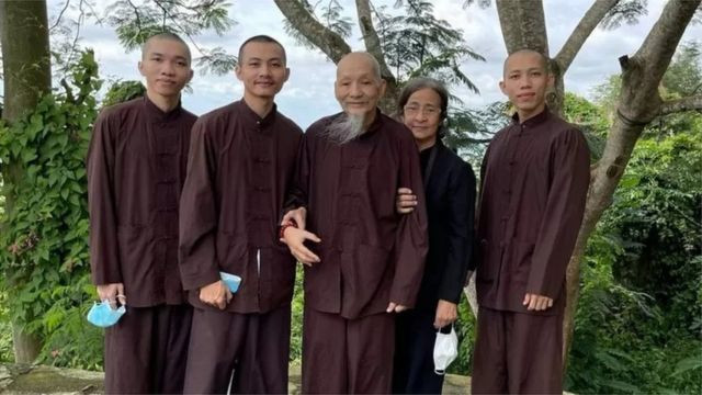 Lê Thanh Hoàn Nguyên và Lê Thanh Nhất Nguyên được giao vai trò chụp ảnh, quay các clip mang về dựng để lồng ghép thêm những nội dung không đúng với hướng dẫn của pháp luật và Giáo hội Phật giáo Việt Nam rồi đưa cho ông Vân kiểm duyệt trước khi tung lên mạng xã hội. Một số clip mà nhóm này tung lên mạng đã tạo môi trường cho những kẻ phản động nhảy vào nói xấu, bôi nhọ và chống phá chính quyền.