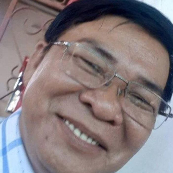 Bắt đối tượng truy nã lừa bán thiên thạch bằng đất sét: Hồ Văn Bình (53 tuổi, ngụ huyện Lấp Vò, Đồng Tháp) cấu kết với đồng phạm lừa bán thiên thạch giả bằng đất sét cho chủ một nhà thuốc tại TP HCM, chiếm đoạt 4,8 tỷ đồng. Bình bỏ trốn và bị truy nã gần 2 năm nay. Ngày 23/9, Công an tỉnh Đồng Tháp cho biết, vừa bắt giữ Bình.
