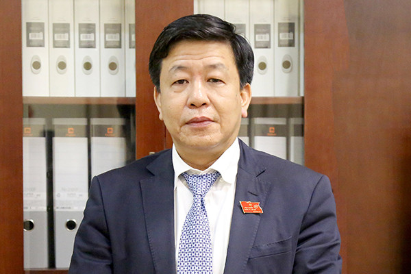 Phó Chủ tịch UBND thành phố Hà Nội Dương Đức Tuấn (SN 1967, quê quán Hưng Yên). Trình độ chuyên môn: Tiến sĩ Kiến trúc.