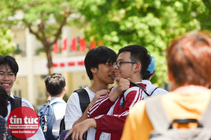 Nhiều em chia sẻ, tâm lý thoải mái sẵn sàng cho bài thi môn Ngoại ngữ chiều 17/7.