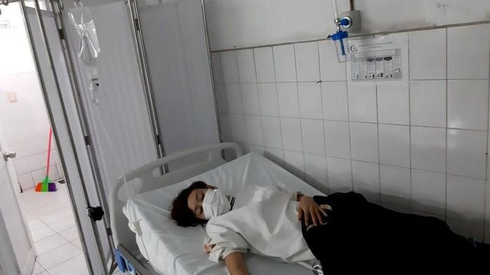 Buộc thôi việc cô giáo "tự tử" trước mặt hiệu trưởng: Hiệu trưởng trường THCS Hoàng Quốc Việt (quận 7, TP HCM) vừa ký quyết định buộc thôi việc với bà V.T.N.H, cô giáo uống thuốc 'tự tử' sau buổi họp kiểm điểm hồi cuối năm 2021. Quyết định kỷ luật bằng hình thức buộc thôi việc với bà Võ Thị Như Hoa có hiệu lực từ 31/12/2021.