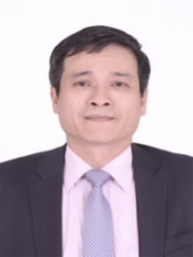Vị này cho biết thêm: "Thông tin ban đầu, ông Khánh ngã từ cầu thang bộ xuống đất tử vong, về nguyên nhân sự việc hiện chúng tôi đang đợi báo cáo từ cơ quan Công an".