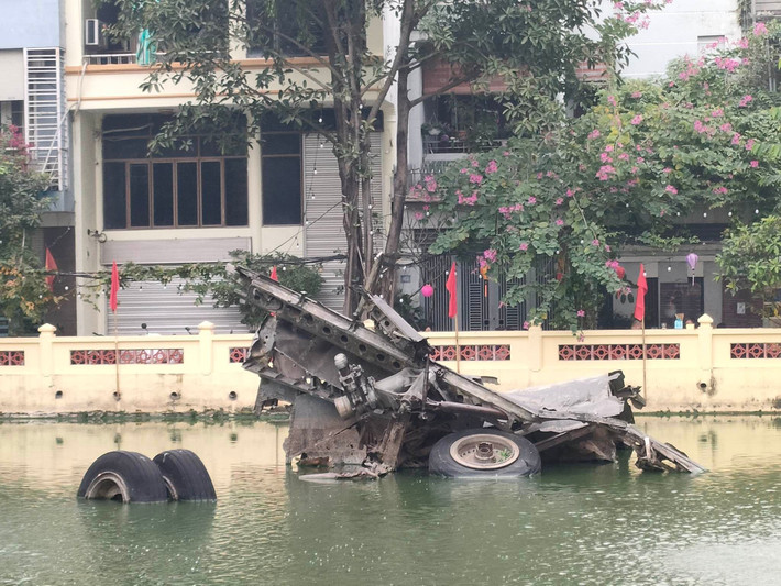 Hồ Hữu Tiệp nằm trên địa bàn phường Ngọc Hà (quận Ba Đình, Hà Nội). Nơi đây lưu giữ xác máy bay B-52 bị bắn hạ trên bầu trời Hà Nội vào ngày 27/12/1972. Địa điểm đã được Nhà nước công nhận là di tích lịch sử quốc gia.
