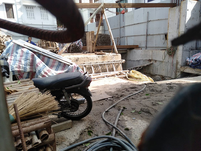 Sau phản ánh của người dân, hiện giờ công trình đã tạm dừng thi công để cơ quan chức năng và Hà Nội làm rõ để báo cáo Thủ tướng.