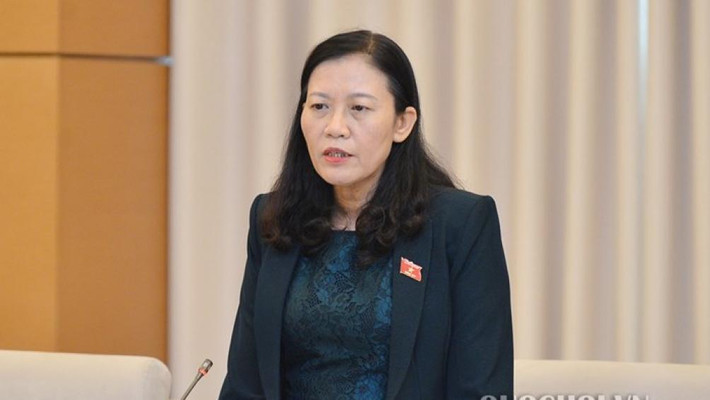 Bà Lê Thị Nga sinh năm 1964, quê quán: Hà Tĩnh bà giữ chức vụ: Ủy viên Ban Chấp hành Trung ương Đảng, Ủy viên Đảng đoàn Quốc hội, Ủy viên Ủy ban thường vụ Quốc hội, Chủ nhiệm Ủy ban Tư pháp của Quốc hội, Phó Chủ tịch Nhóm nữ nghị sĩ Việt Nam, Chủ tịch Nhóm Nghị sĩ hữu nghị Việt Nam - Ba Lan.