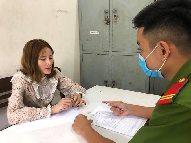 Trộm tiền, vàng của chủ nhà trọ trước khi về quê ăn Tết: Bùi Thị Dần (SN 1993, quê Kon Tum) trong quá trình dọn phòng trọ, lợi dụng chủ nhà ở quận Ngũ Hành Sơn, Đà Nẵng đi vắng, Dần đã lấy đi 14 triệu đồng tiền mặt, 1 lượng vàng, điện thoại di động, tổng trị giá hơn 70 triệu đồng của chủ nhà rồi trốn. Ngày 11/2, Dần bị Công an Ngũ Hành Sơn bắt giữ.