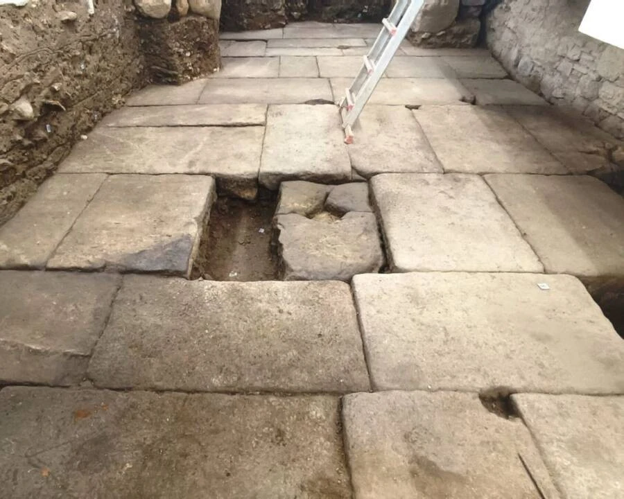 Cải tạo khách sạn ở Barcelona, bất ngờ tìm thấy công trình cổ đại