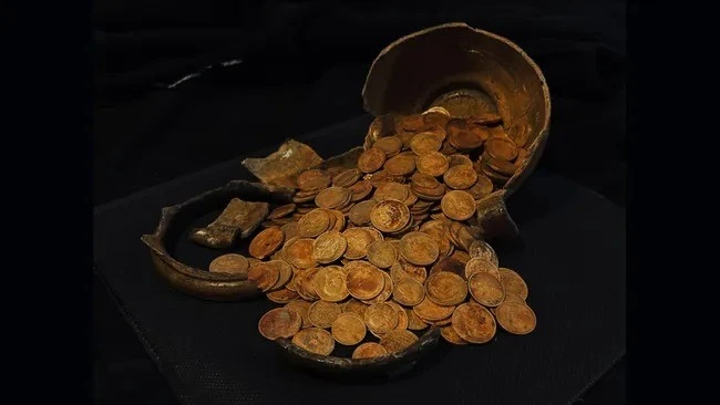 Đào móng nhà, phát hiện kho báu tiền cổ quý giá hơn 13 tỷ đồng