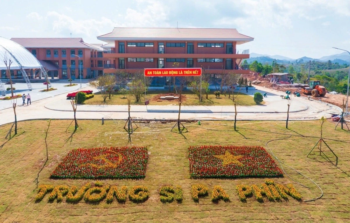 Trường liên cấp nội trú đầu tiên tại biên giới Điện Biên hoàn thiện sau 151 ngày thi công thần tốc