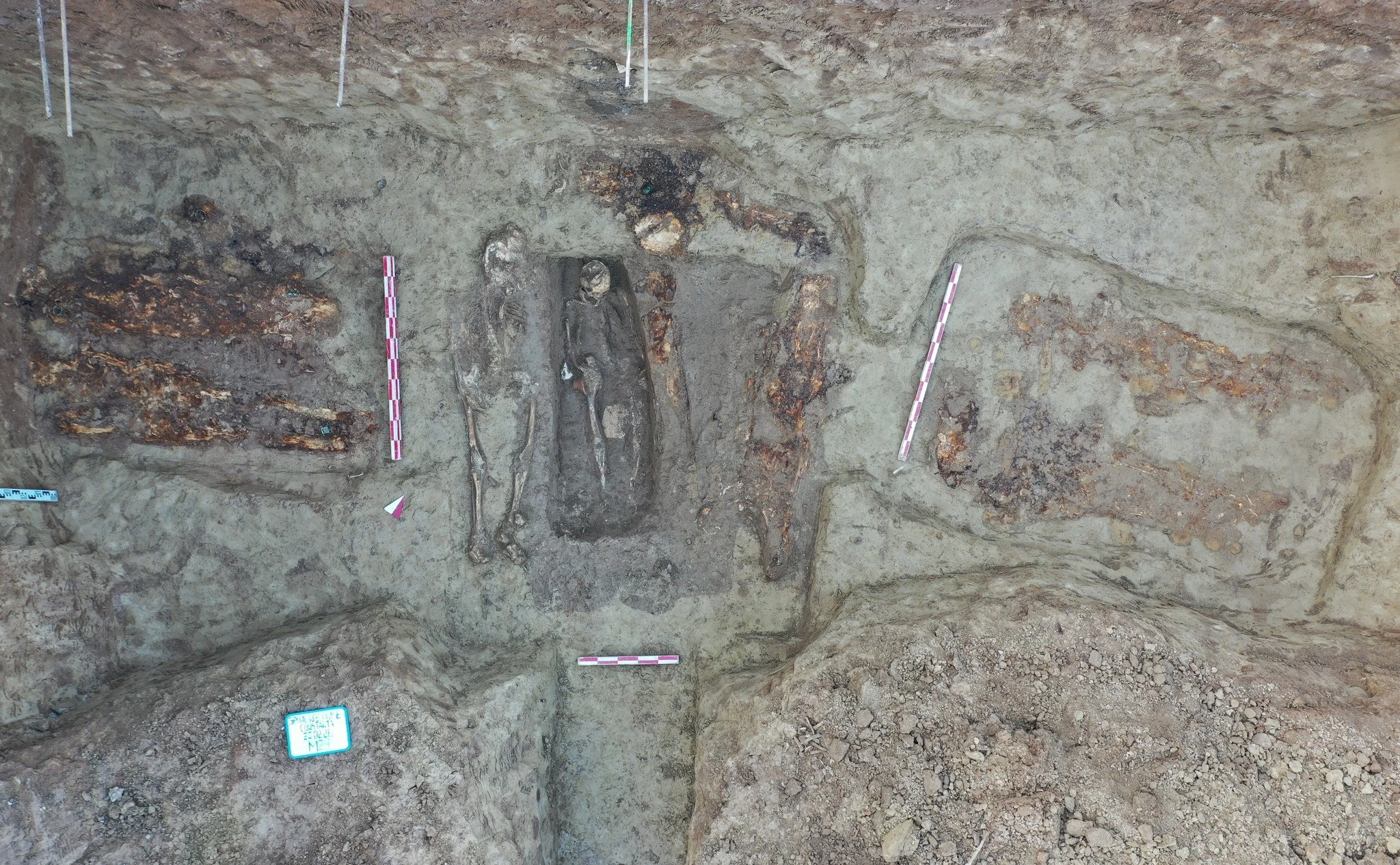 Xây dựng bệnh viện, phát hiện cầu thang dẫn tới hầm mộ La Mã