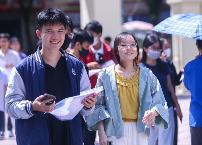 Trong đó, gần 98% số thí sinh dự thi theo Chương trình Giáo dục Phổ thông (GDPT) 2018; còn lại hơn 2% số thí sinh dự thi theo Chương trình GDPT 2006.