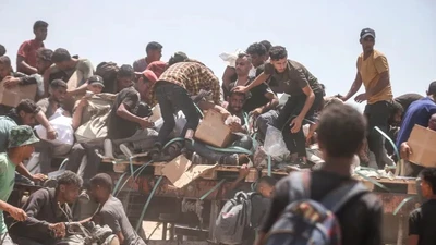 Israel tấn công Gaza, hơn 70 người chờ nhận viện trợ thiệt mạng