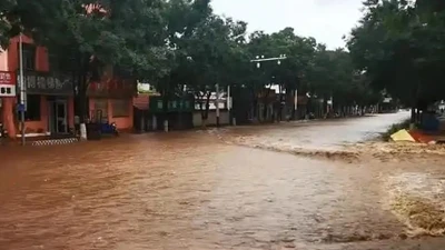 Mưa lớn tiếp tục, ít nhất 18 người ở Trung Quốc thiệt mạng