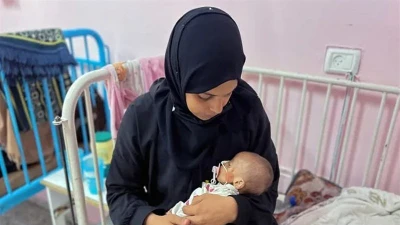 Bé sơ sinh 7 ngày tuổi tử vong vì suy dinh dưỡng ở Gaza