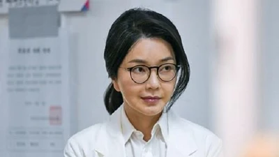 Cựu Đệ nhất phu nhân Hàn Quốc bị tước bằng thạc sĩ là ai?