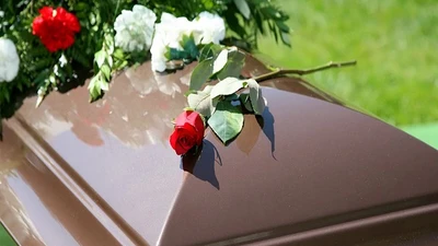 Cụ ông U70 bất ngờ "sống lại" trong tang lễ