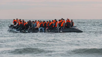Chìm thuyền ngoài khơi Italy, hàng chục người di cư thiệt mạng