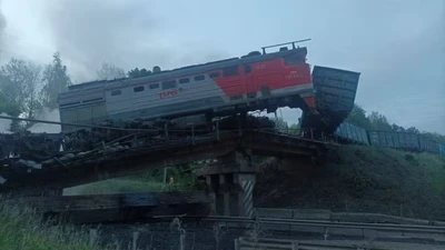 Hé lộ nguyên nhân hai vụ sập cầu gây nhiều thương vong ở Nga