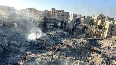 Israel tấn công thành phố Gaza, 25 người trong một gia đình thiệt mạng